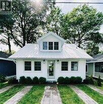 399 Elmwood Ave in Fort Erie, ON - Building Photo