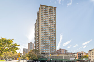 Cadman Plaza North in Brooklyn, NY - Foto de edificio - Building Photo