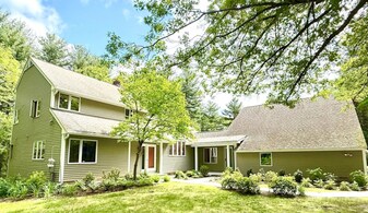 350 College Rd in Concord, MA - Building Photo