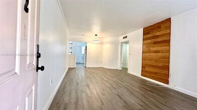 3670 SW 10th St in Miami, FL - Building Photo - Building Photo