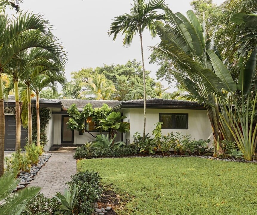 455 NE 55th St in Miami, FL - Building Photo