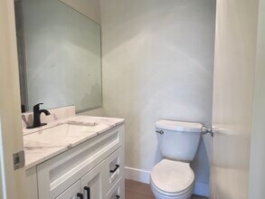 858 S Rancho Santa Fe Rd, Unit C in San Marcos, CA - Foto de edificio - Building Photo