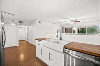 2938 Clark Rd in Sarasota, FL - Building Photo - Building Photo