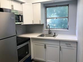 2616 NE 14th Ave-Unit -5 in Oakland Park, FL - Building Photo - Building Photo