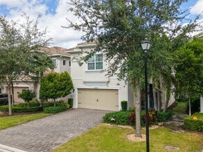 4325 Large Leaf Ln in Hollywood, FL - Building Photo - Building Photo