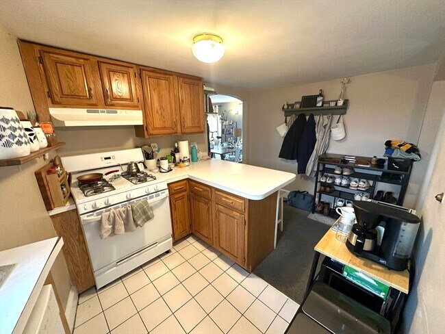 38 W Cedar St in Boston, MA - Building Photo - Building Photo