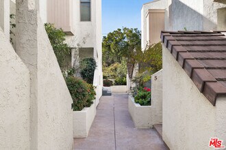 1232 Stanford St in Santa Monica, CA - Building Photo - Building Photo