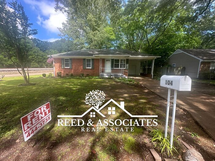 104 Wilson St in Collierville, TN - Building Photo