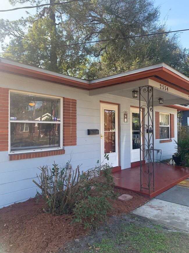 2554 Ernest St, Unit 2554