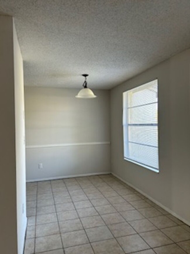 2678B Sunrise Village Dr in Orange Park, FL - Building Photo - Building Photo