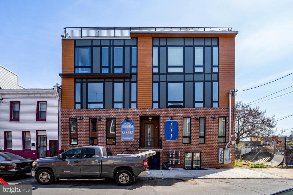 2409 N Hancock St in Philadelphia, PA - Building Photo