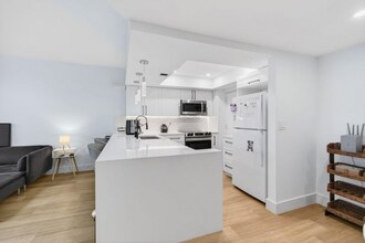 50 SW 3rd Ave in Boca Raton, FL - Foto de edificio - Building Photo