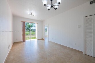 7200 NW 177th St in Hialeah, FL - Building Photo - Building Photo