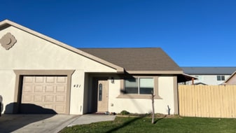 421 E St NE in Quincy, WA - Building Photo