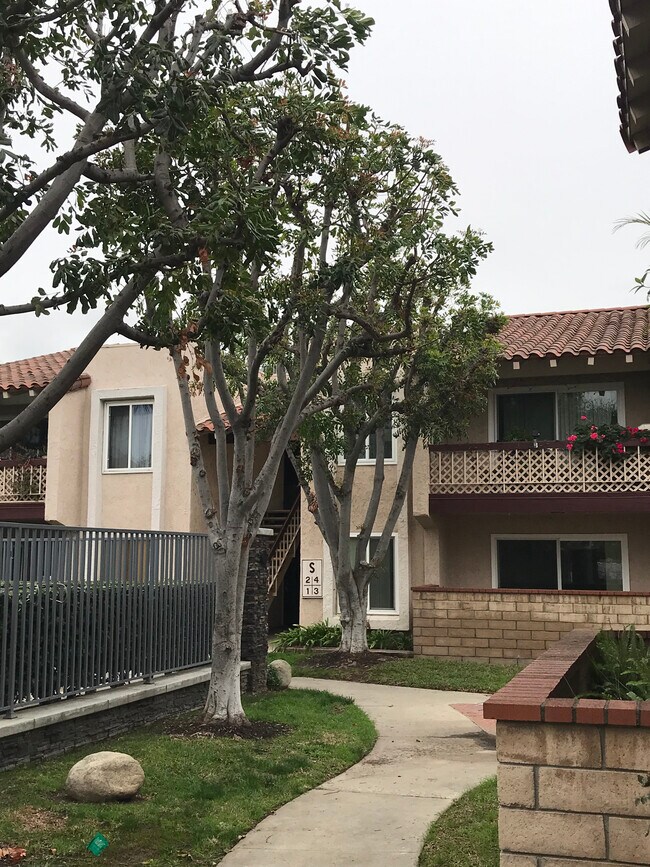 700 W La Veta Ave Rentals in Orange, CA