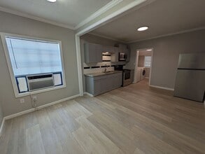 2423 Ave C in Beaumont, TX - Building Photo - Building Photo