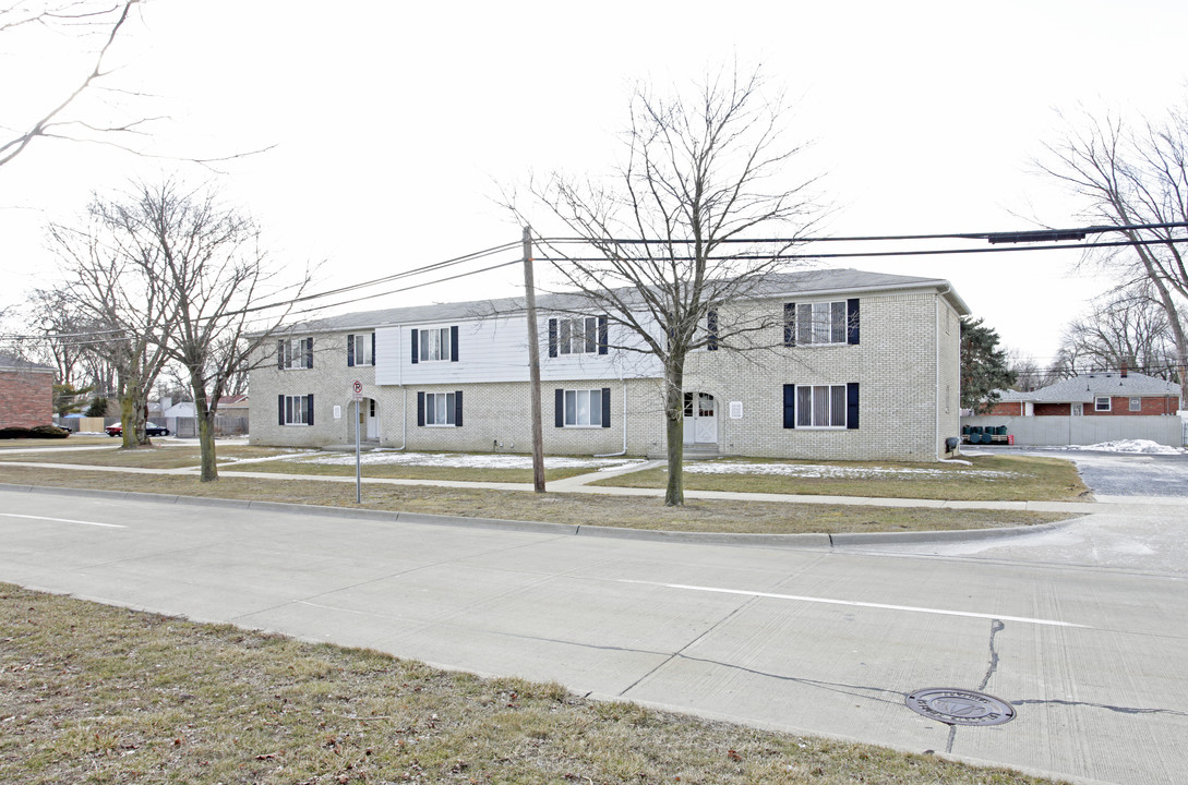 Michael Arms Apartments in St. Clair Shores, MI - Foto de edificio