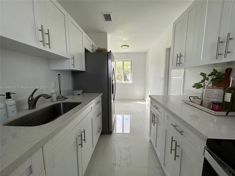 10750 SW 43rd Ln-Unit -0 in Miami, FL - Building Photo