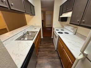 10616 Mellow Mdws, Unit 19d in Austin, TX - Building Photo - Building Photo