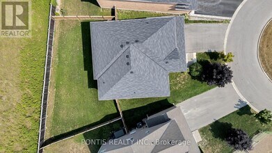 2051 Hunking Ct in Oshawa, ON - Building Photo - Building Photo