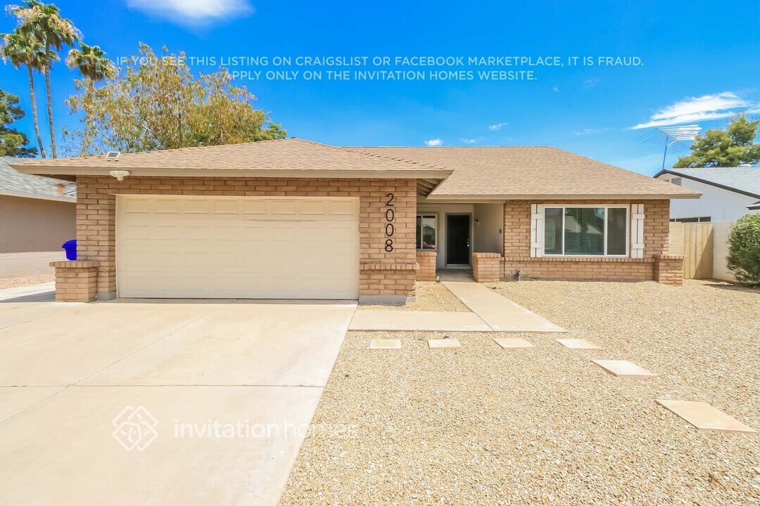 2008 W Summit Pl in Chandler, AZ - Building Photo