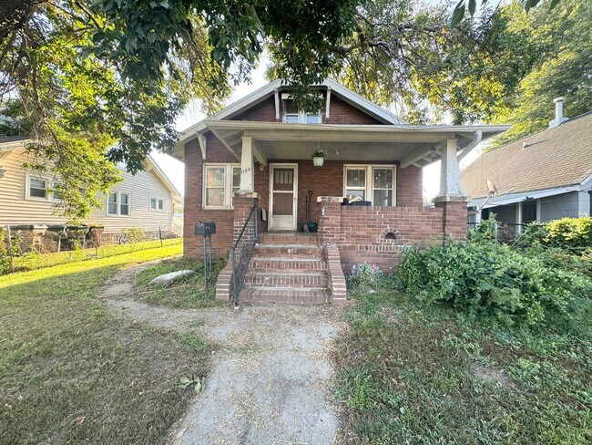 property at 1134 S Linn St