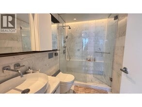1408 Robson St in Vancouver, BC - Building Photo - Building Photo