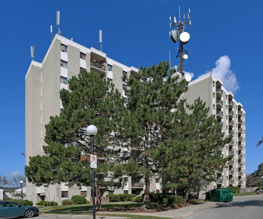 The Chelsea Apartments in St Catharines, ON - Building Photo