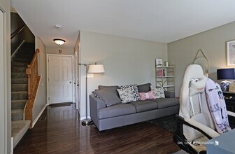 372 W Wood St in Palatine, IL - Building Photo - Building Photo
