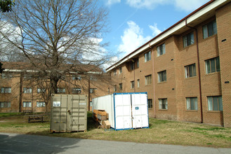 The Sands in Virginia Beach, VA - Building Photo - Building Photo