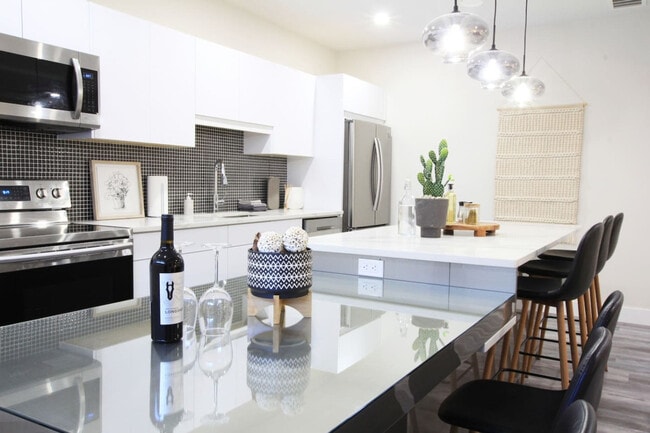 9336-9398 98 St NW in Edmonton, AB - Building Photo - Building Photo