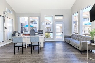 Hidden Cove Apartments in Phoenix, AZ - Building Photo - Building Photo