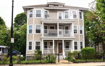 1086 River St in Boston, MA - Building Photo - Building Photo
