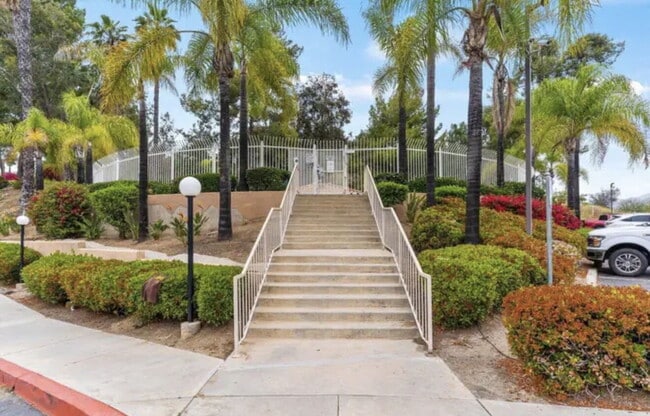 13801 Pinkard Way in El Cajon, CA - Building Photo - Building Photo