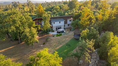 1005 N Signal St in Ojai, CA - Building Photo - Building Photo