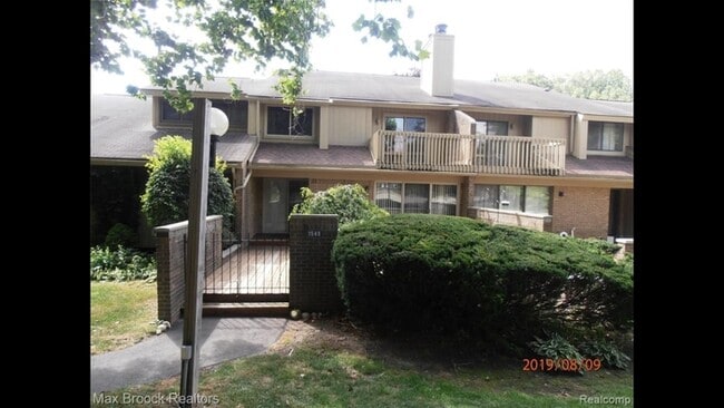 property at 1549 S Hill Blvd
