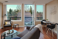 838 SE 38th Ave, Unit Unit 304 in Portland, OR - Foto de edificio - Building Photo