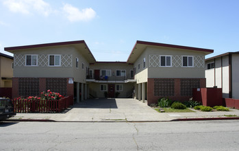 3272 Rolison Rd in Redwood City, CA - Building Photo - Building Photo