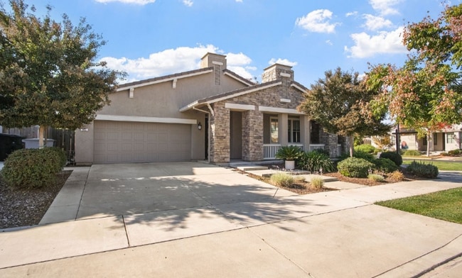 602 Criolla Dr in Oakdale, CA - Foto de edificio - Building Photo