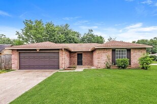 3002 Sherborne St in Pearland, TX - Building Photo
