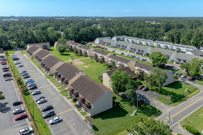 Courtyard II in Myrtle Beach, SC - Foto de edificio - Building Photo