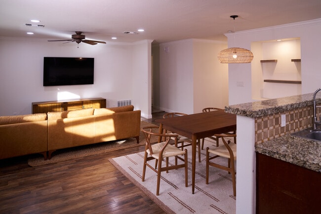 46705 Washington St in La Quinta, CA - Building Photo - Building Photo