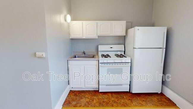 134 E 16th St in Oakland, CA - Building Photo - Building Photo