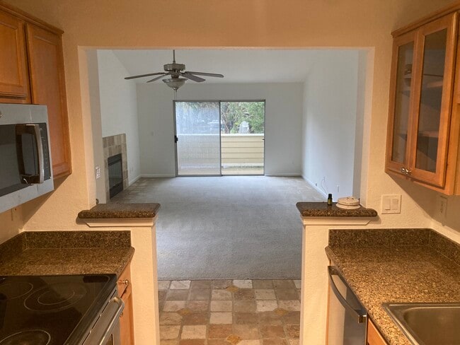 100 Reflections Dr, Unit 21 in San Ramon, CA - Building Photo - Building Photo