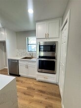 5634 Cerritos Dr in Houston, TX - Building Photo - Building Photo