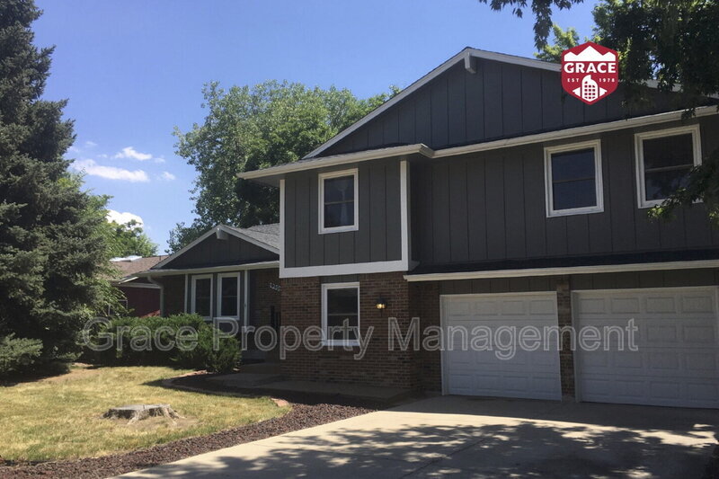 9908 W 70th Pl in Arvada, CO - Building Photo