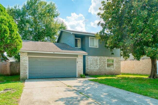 10127 Fernstone Ln in Houston, TX - Building Photo - Building Photo