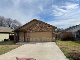 603 Franklin Ave in Pottsboro, TX - Building Photo