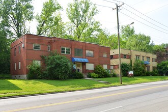 3800-3806 Vine St in Cincinnati, OH - Building Photo - Building Photo