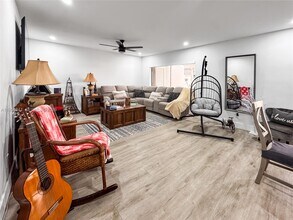 19100 Bob-O-Link Dr in Hialeah, FL - Building Photo - Building Photo